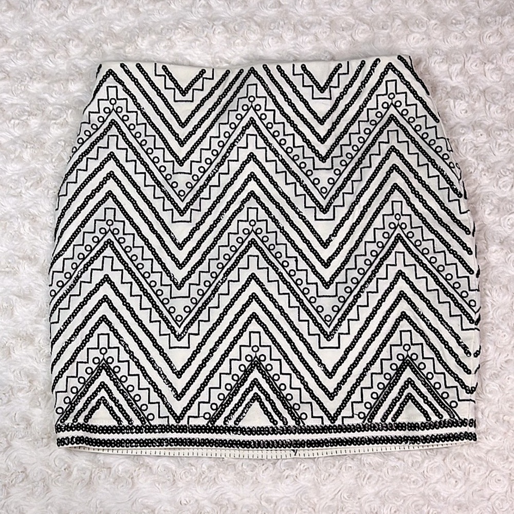Express White Skirt Black Geometric Sequins